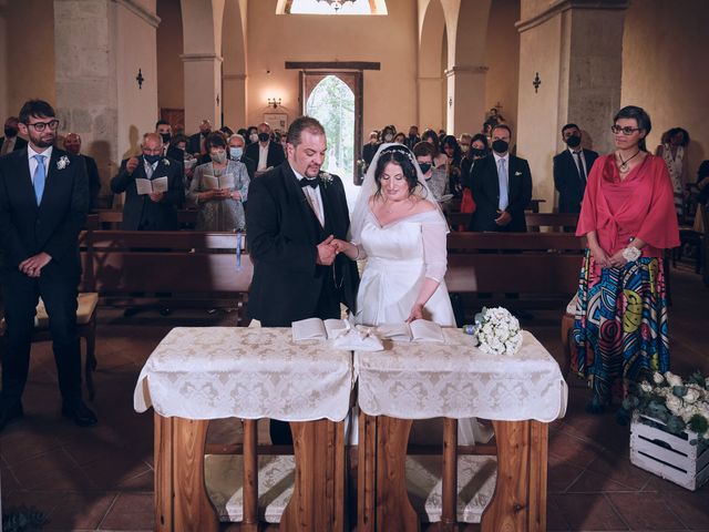 Il matrimonio di Francesco e Vania a Castropignano, Campobasso 32