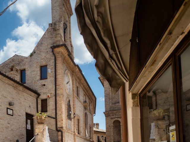 Il matrimonio di Michele e Chiara a Montecosaro, Macerata 19