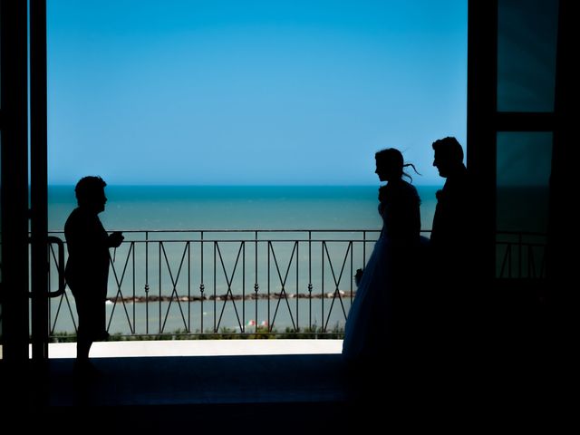 Il matrimonio di Michele e Chiara a Montecosaro, Macerata 26