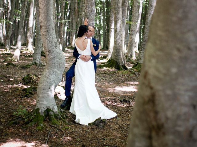 Il matrimonio di Emanuele  e Sara a Bolognola, Macerata 4