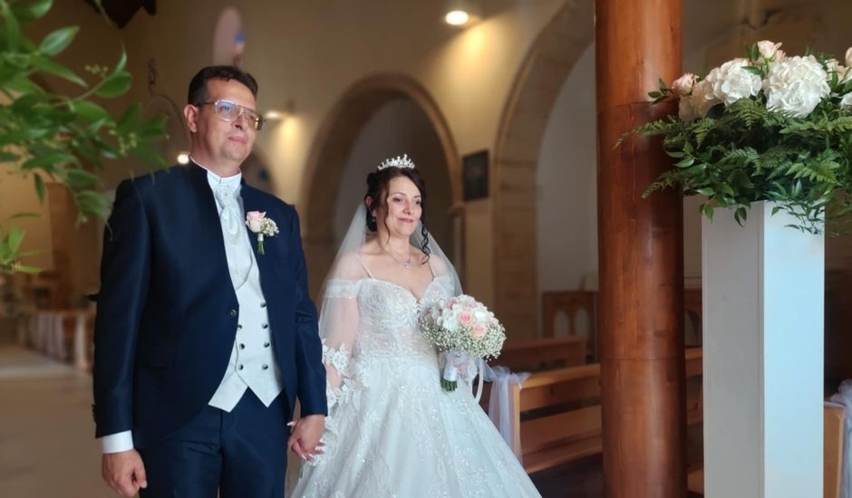 Il matrimonio di Donata  e Nicola a Peschici, Foggia