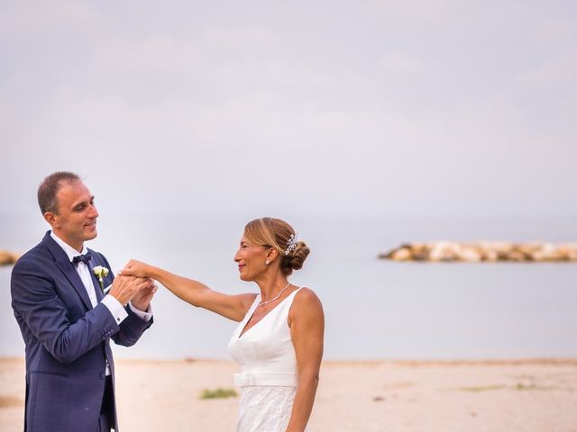 Il matrimonio di Massimo e Sara a Cupra Marittima, Ascoli Piceno 31