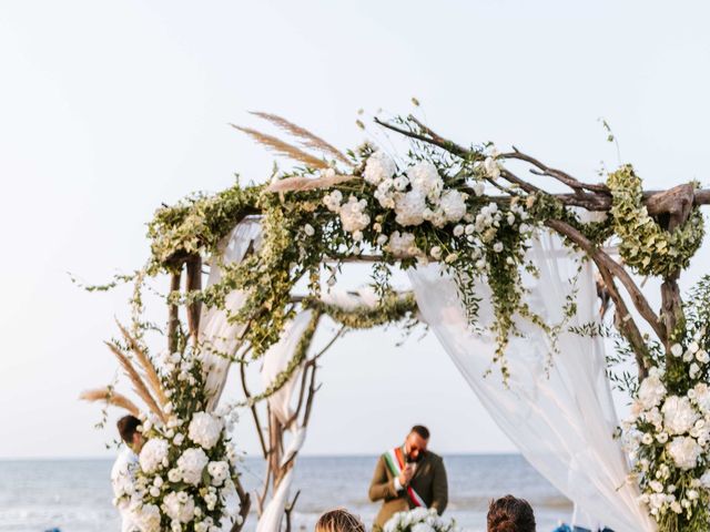 Il matrimonio di Francesca e Claudia a Margherita di Savoia, Bari 56