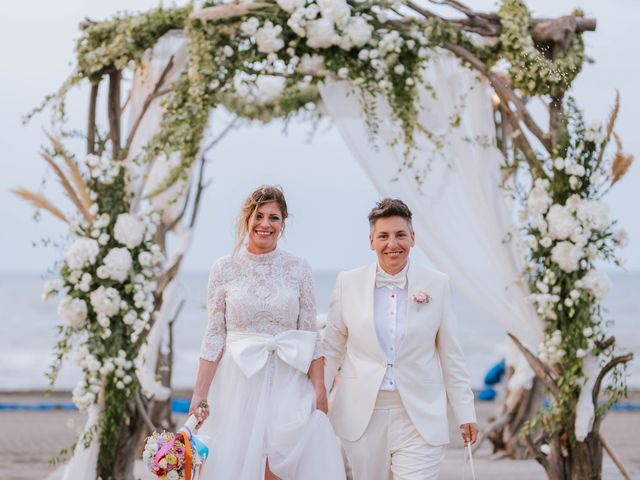 Il matrimonio di Francesca e Claudia a Margherita di Savoia, Bari 79