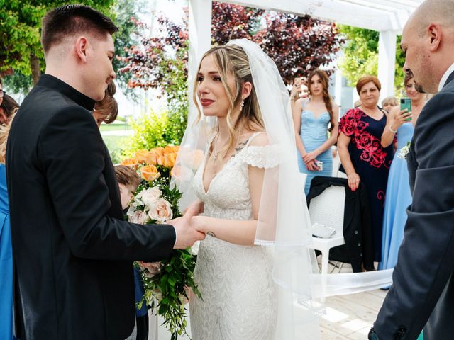Il matrimonio di Alex e Martina a Foggia, Foggia 27