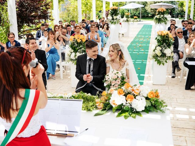 Il matrimonio di Alex e Martina a Foggia, Foggia 31