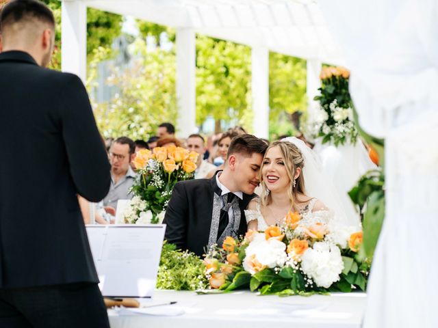 Il matrimonio di Alex e Martina a Foggia, Foggia 32