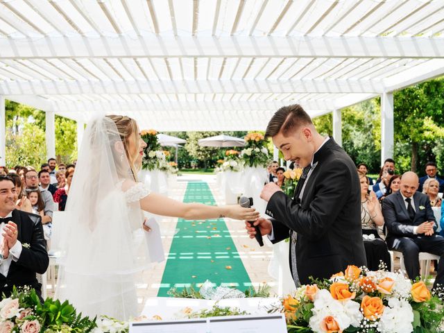 Il matrimonio di Alex e Martina a Foggia, Foggia 33