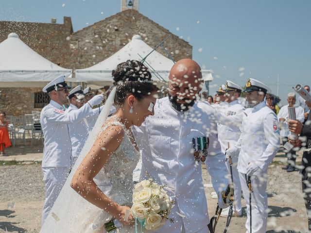 Il matrimonio di Valerio e Giovanna a Cirò Marina, Crotone 21