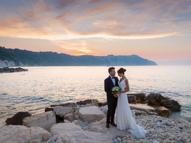 Il matrimonio di Simone e Lucia a Ancona, Ancona 9