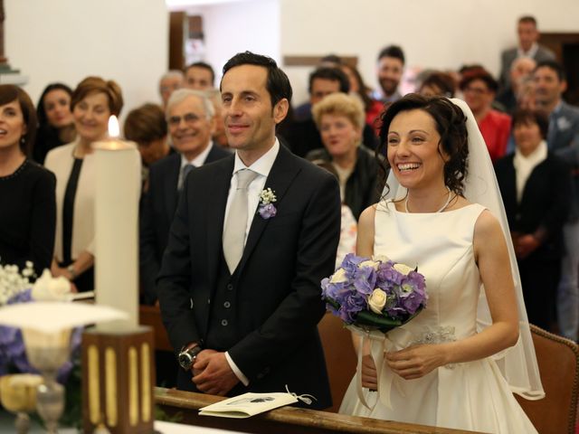 Il matrimonio di Cristian e Elisabetta a Villa Minozzo, Reggio Emilia 17