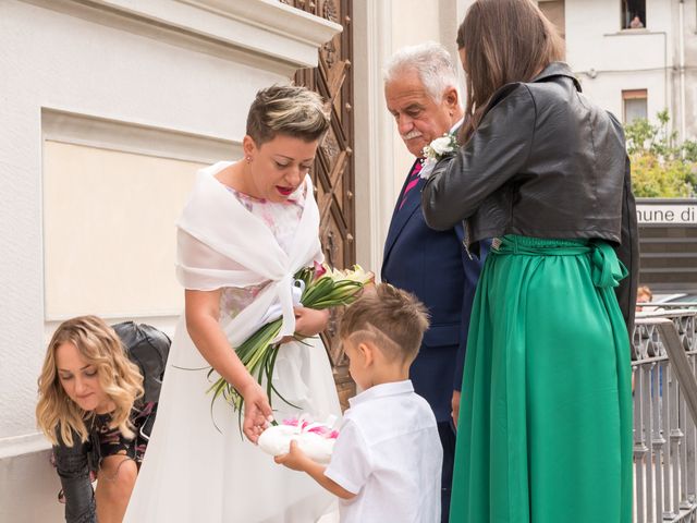 Il matrimonio di Michele e Erika a Veniano, Como 25