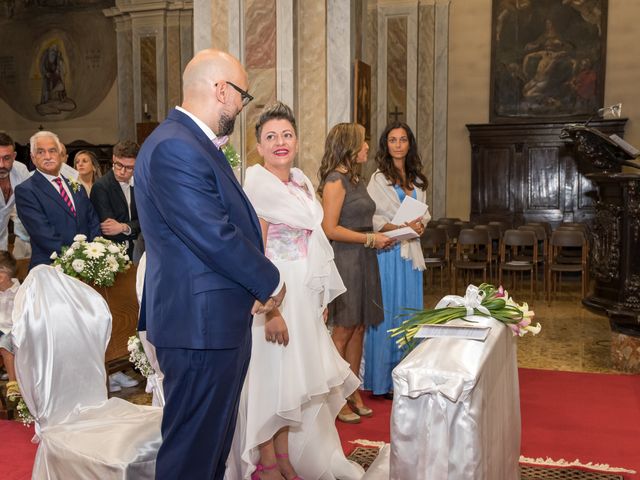 Il matrimonio di Michele e Erika a Veniano, Como 28