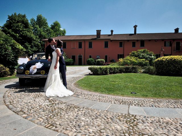 Il matrimonio di Gianni e Silvia a Caronno Pertusella, Varese 32