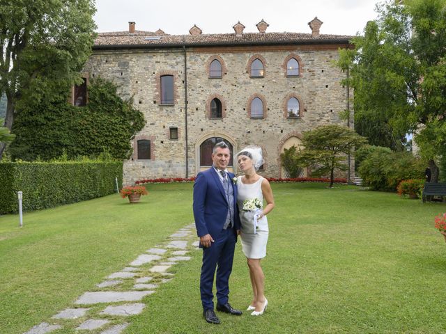 Il matrimonio di Luca e Corina a Erba, Como 23