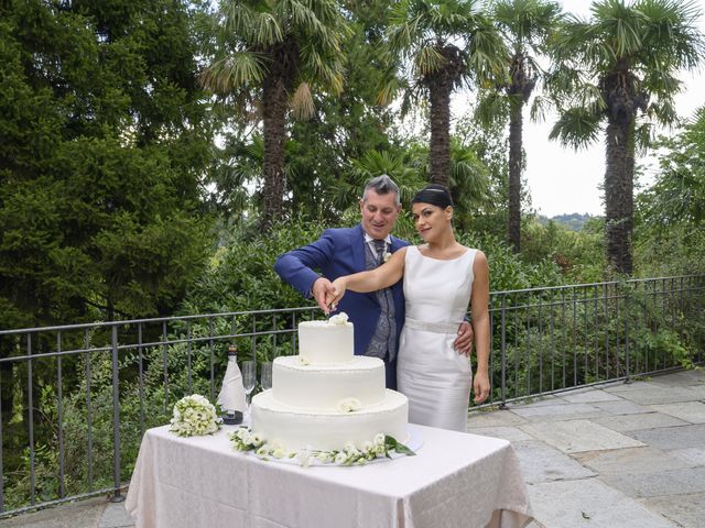 Il matrimonio di Luca e Corina a Erba, Como 26