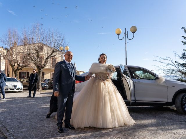 Il matrimonio di Fabio e Lucia a Petritoli, Fermo 33