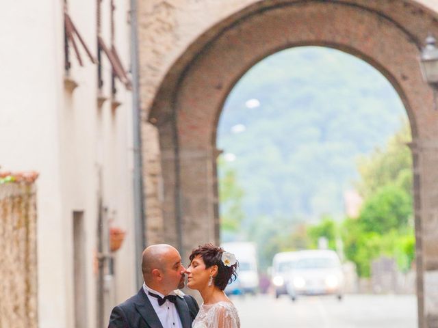 Il matrimonio di Mirko e Sara a Bagnone, Massa Carrara 10