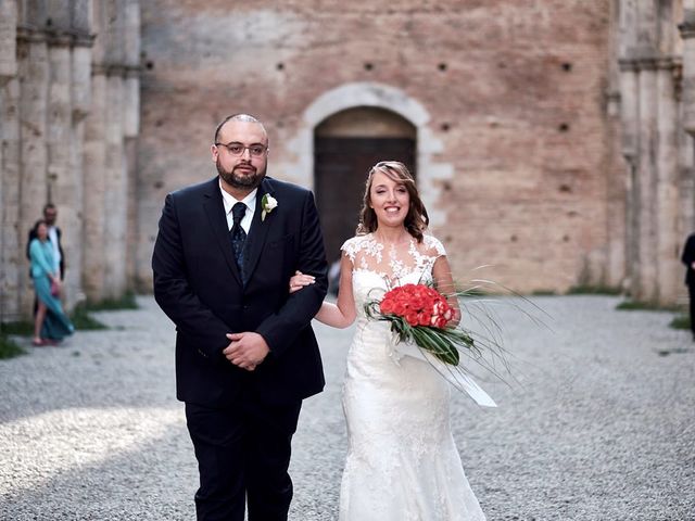 Il matrimonio di Alessio e Sara a Chiusdino, Siena 15