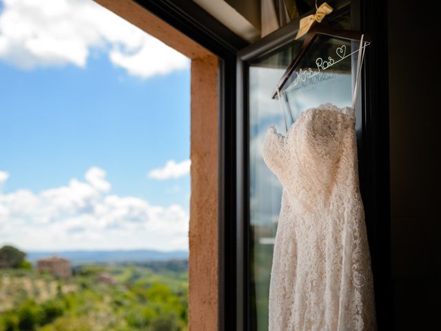 Il matrimonio di Julian e Juliana a Chiusdino, Siena 10