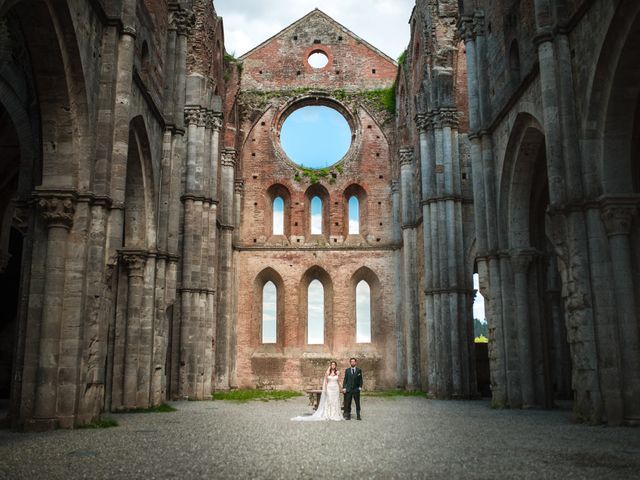 Il matrimonio di Julian e Juliana a Chiusdino, Siena 1