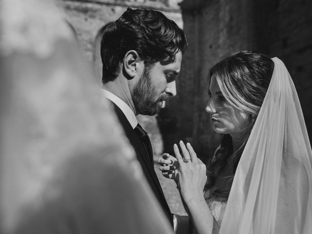 Il matrimonio di Julian e Juliana a Chiusdino, Siena 41