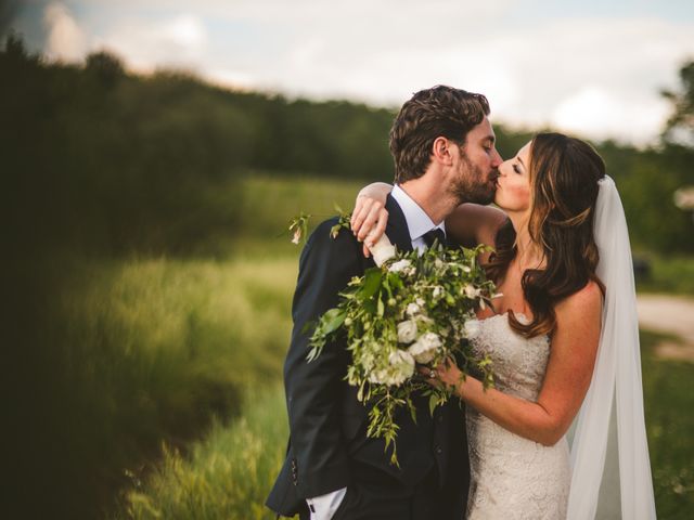 Il matrimonio di Julian e Juliana a Chiusdino, Siena 49