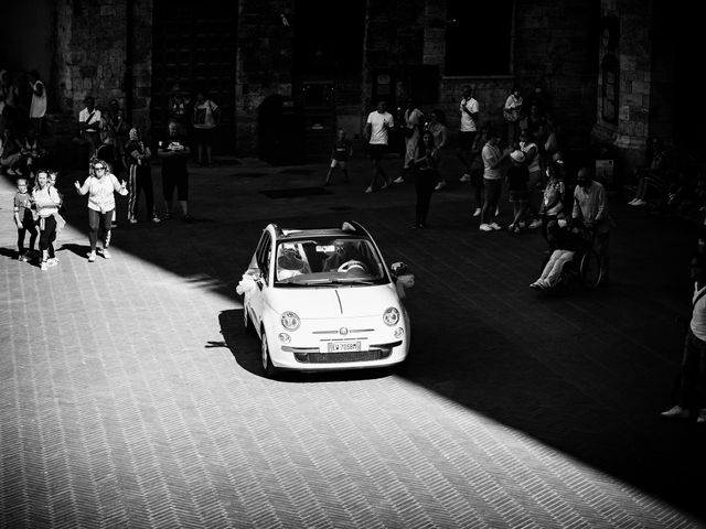 Il matrimonio di Marco e Alessandra a San Gimignano, Siena 40