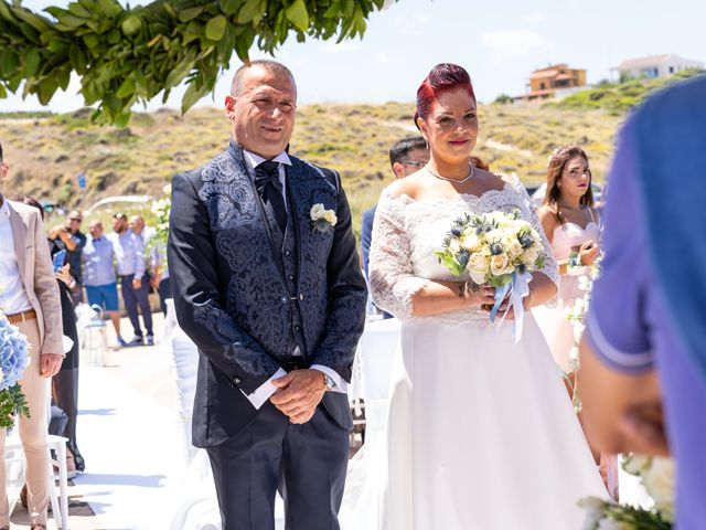 Il matrimonio di Maria Franca e Emanuele a Porto Torres, Sassari 20