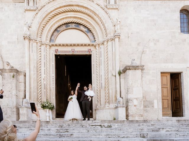 Il matrimonio di Alessia e Valerio a Teramo, Teramo 23