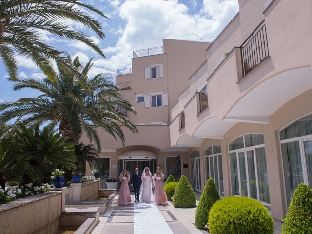 Il matrimonio di Gino e Arianna a Vietri sul Mare, Salerno 10