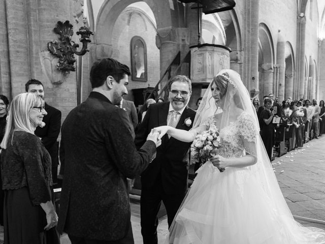 Il matrimonio di Marco e Elena a Reggiolo, Reggio Emilia 32