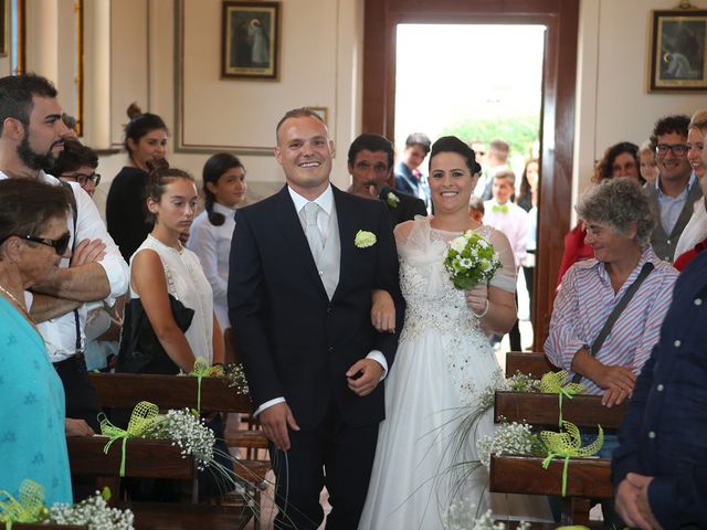 Il matrimonio di Davide e Elona a Angera, Varese 9