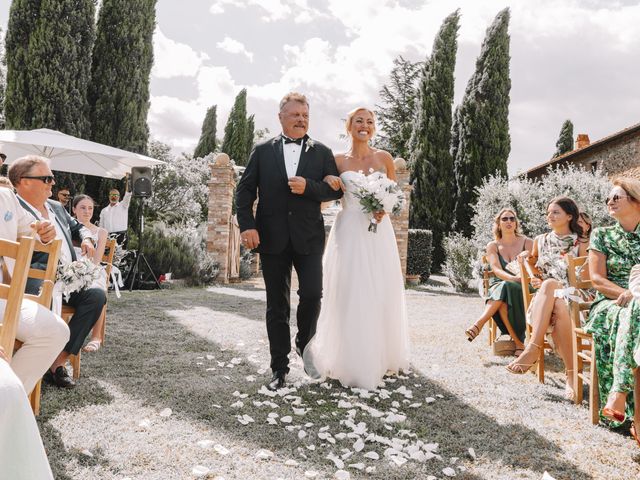 Il matrimonio di Lauren e Rohan a Lajatico, Pisa 14