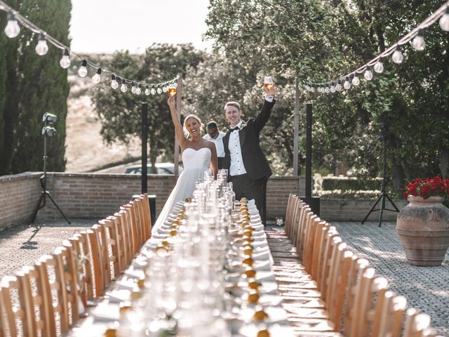 Il matrimonio di Lauren e Rohan a Lajatico, Pisa 25