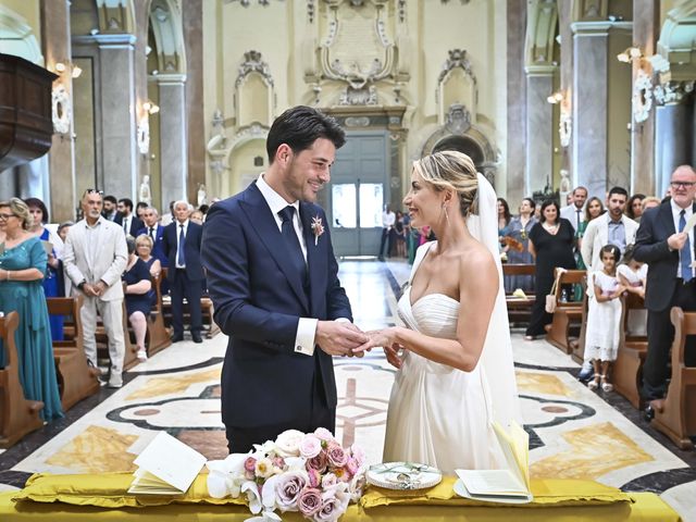 Il matrimonio di Fabiana e Donatello a Martina Franca, Taranto 30