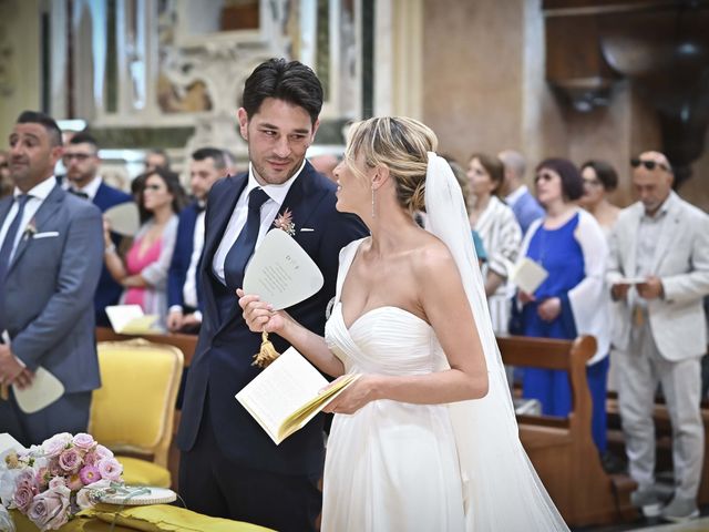 Il matrimonio di Fabiana e Donatello a Martina Franca, Taranto 34