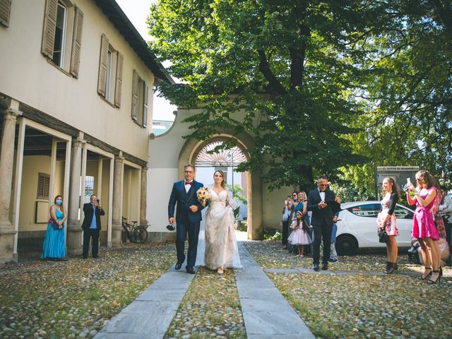 Il matrimonio di Davide e Viola a Muggiò, Monza e Brianza 15