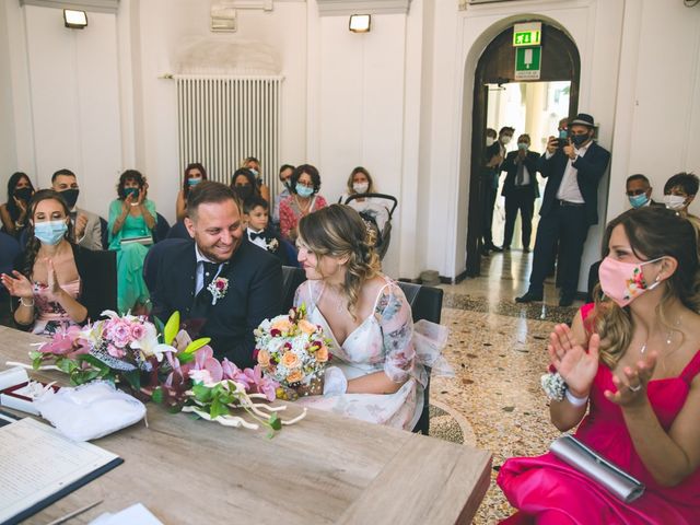 Il matrimonio di Davide e Viola a Muggiò, Monza e Brianza 24