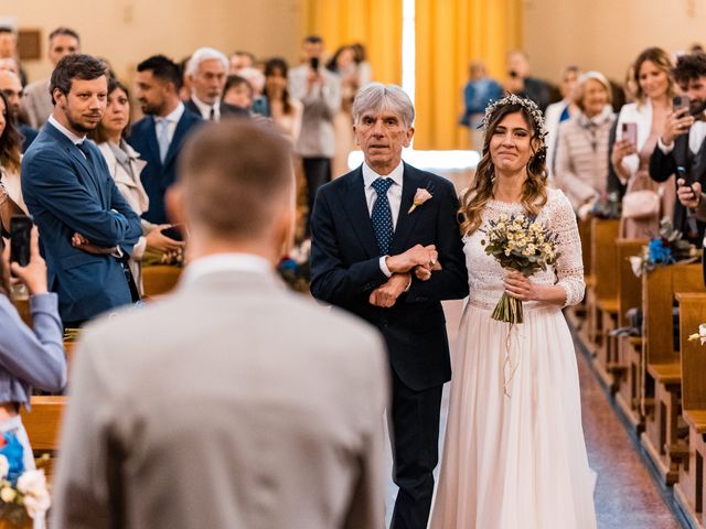 Il matrimonio di Andrea e Irene a Clivio, Varese 25