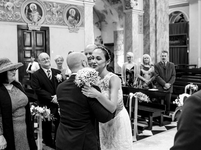 Il matrimonio di Aron e Veronica a Valmadrera, Lecco 37