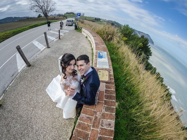 Il matrimonio di Matteo e Noemi a Ancona, Ancona 9