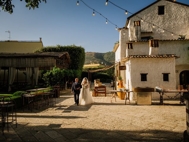 Il matrimonio di Laura e Luca a Santa Maria a Vico, Caserta 25