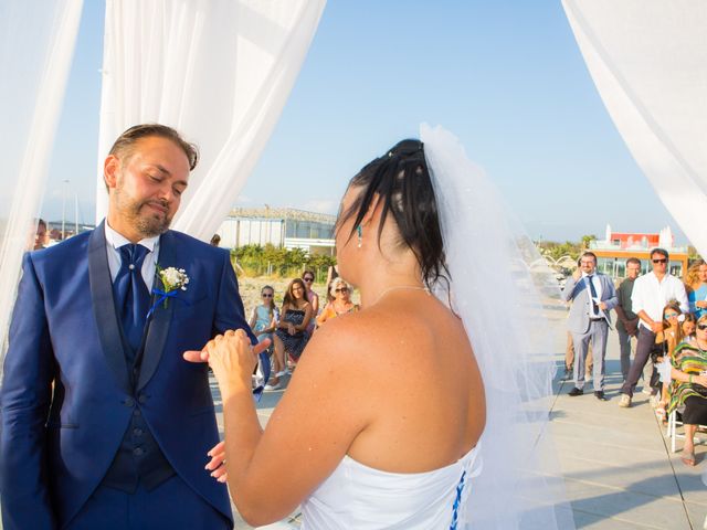 Il matrimonio di Manolo e Valeria a Viareggio, Lucca 36