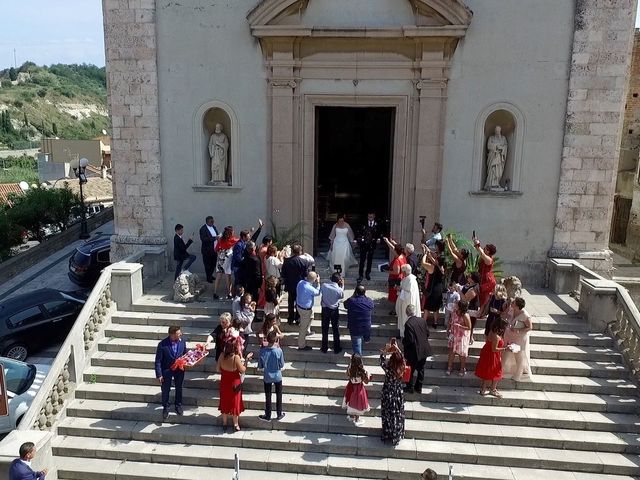 Il matrimonio di Cosimo e Daniela a Villafranca Tirrena, Messina 32