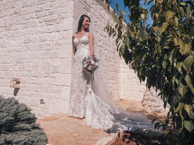 Il matrimonio di Oliver e Naomi a Locorotondo, Bari 25