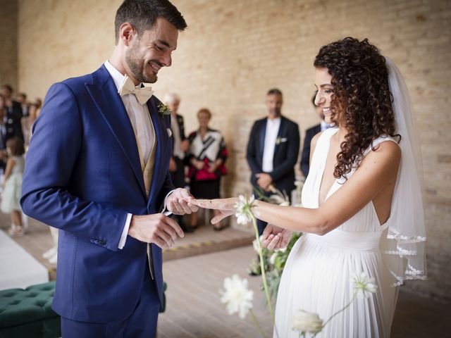 Il matrimonio di Luca e Marina a Mogliano, Macerata 25