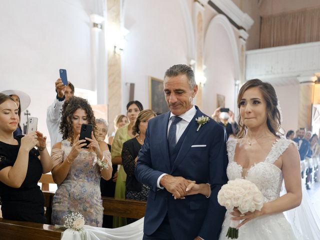 Il matrimonio di Giuseppe e Rossella a San Mauro Marchesato, Crotone 18