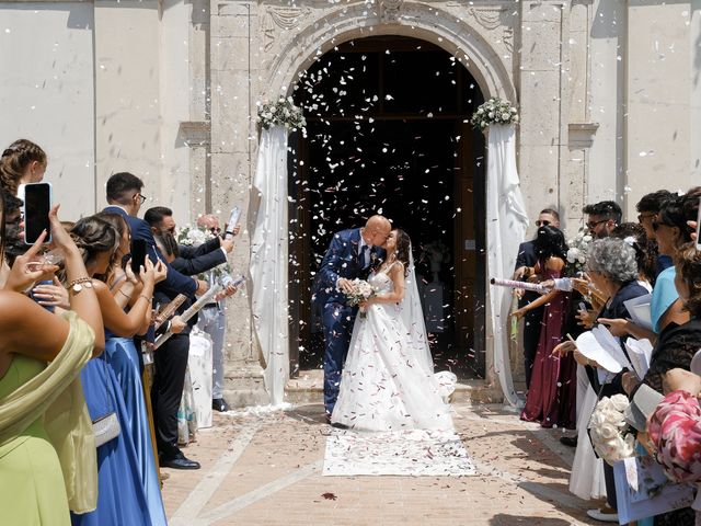 Il matrimonio di Giuseppe e Rossella a San Mauro Marchesato, Crotone 24