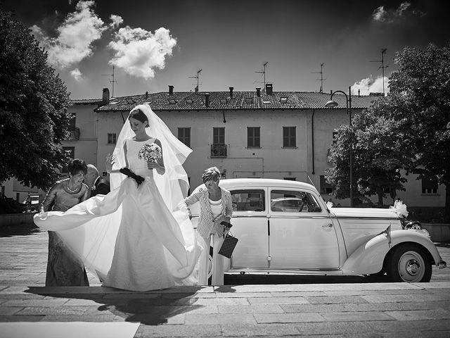 Il matrimonio di Luca e Erika a Robecco sul Naviglio, Milano 25